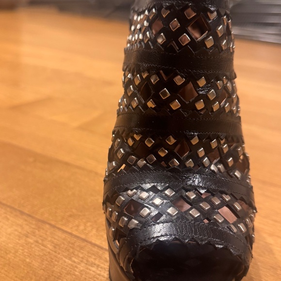 Studded boots - Picture 3 of 7